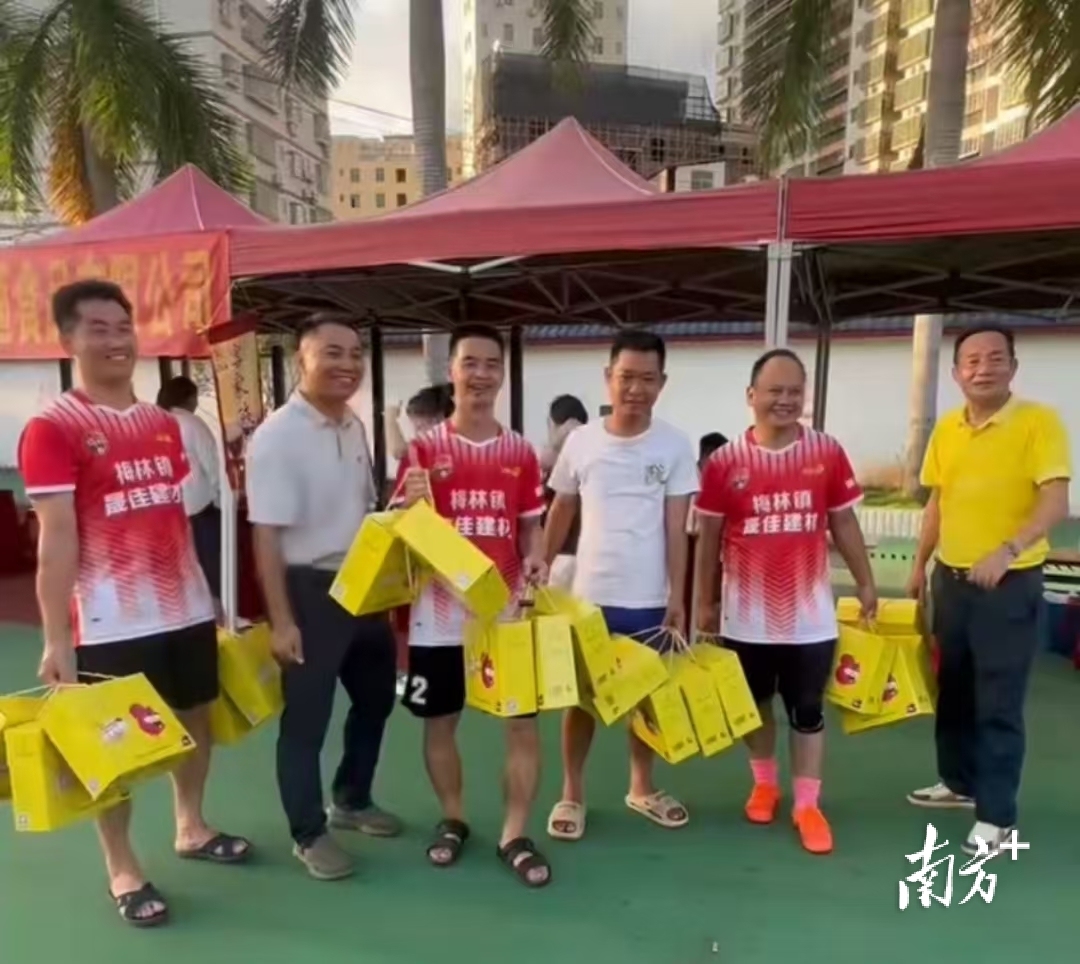 硬核后盾, 足球, 迸发