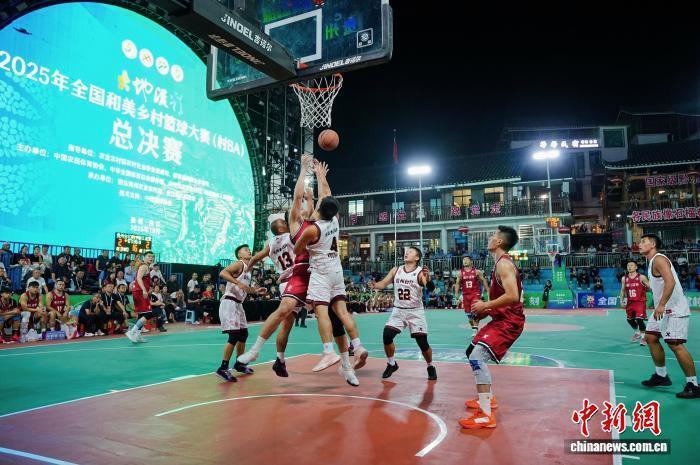 各队球员奋, 采的舞台 各队球员奋, 采的舞台